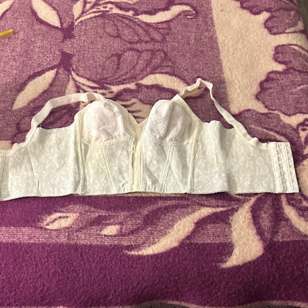 💕Bali Pointed Vintage Bra  Sz 34 B ❤️